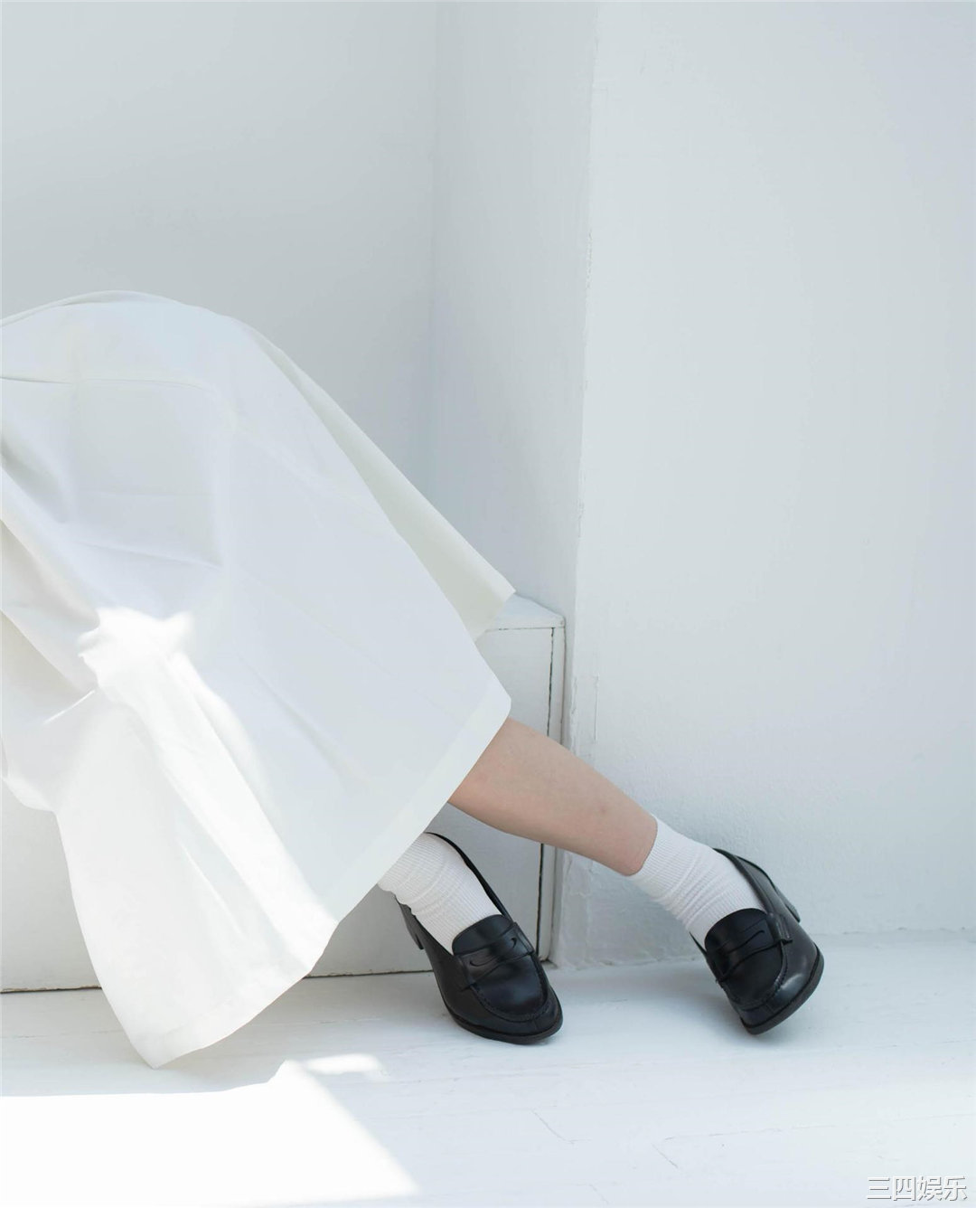 和田あずさ写真集《透明な青色》高清全本