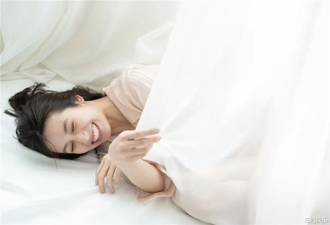 佐藤あいり写真集《艶めく素肌 vol.1》高清全本