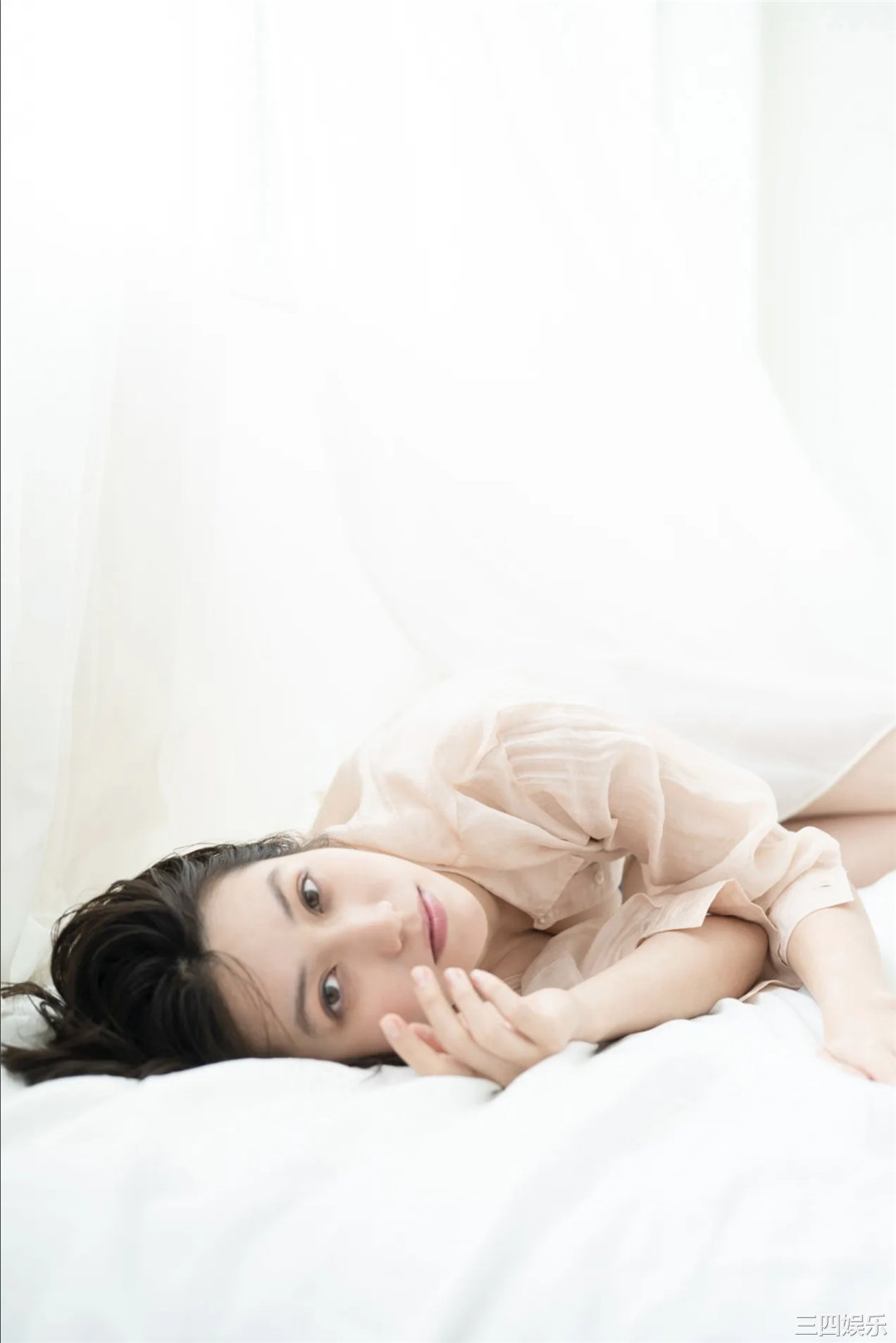 佐藤あいり写真集《艶めく素肌 vol.1》高清全本