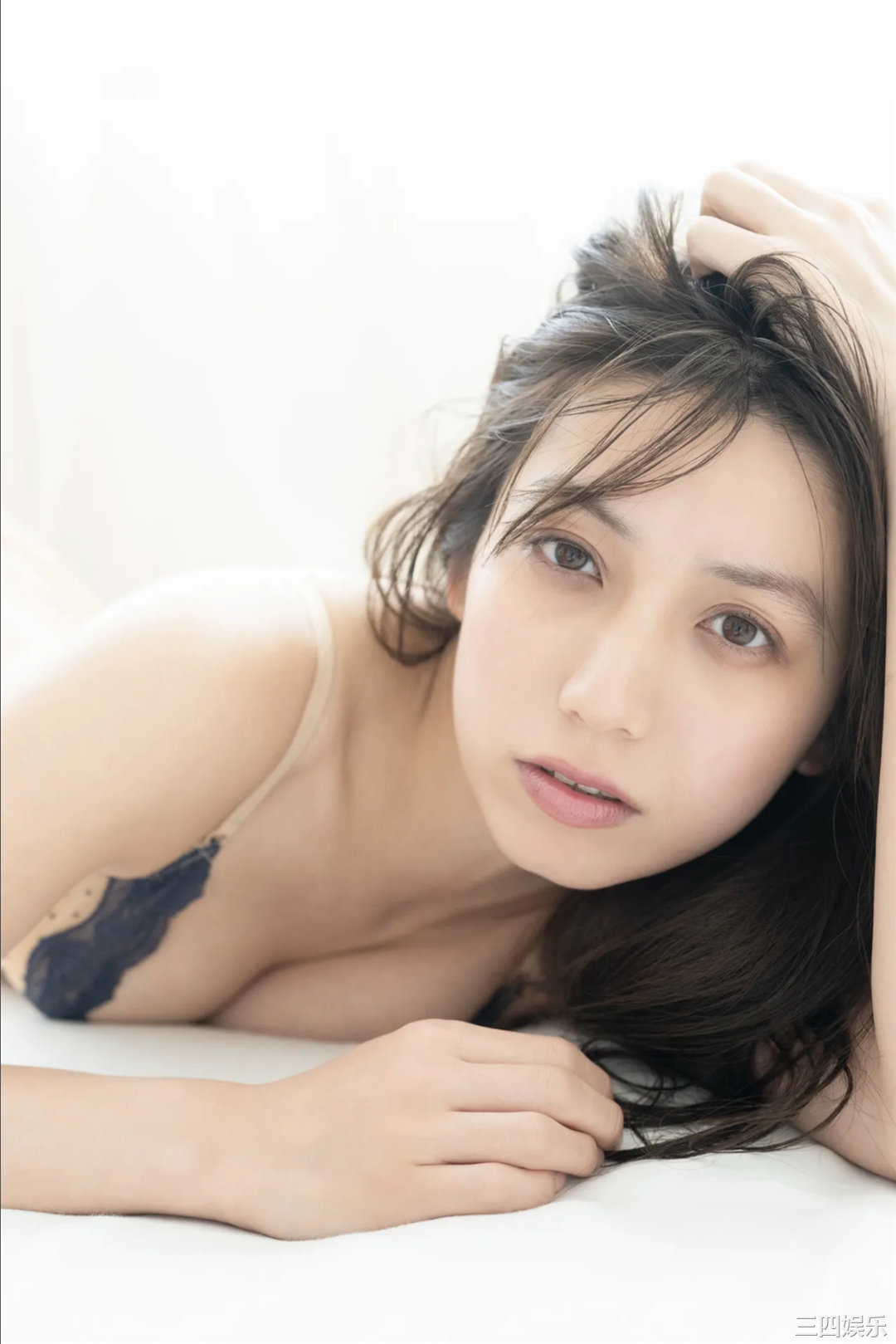 佐藤あいり写真集《艶めく素肌 vol.1》高清全本