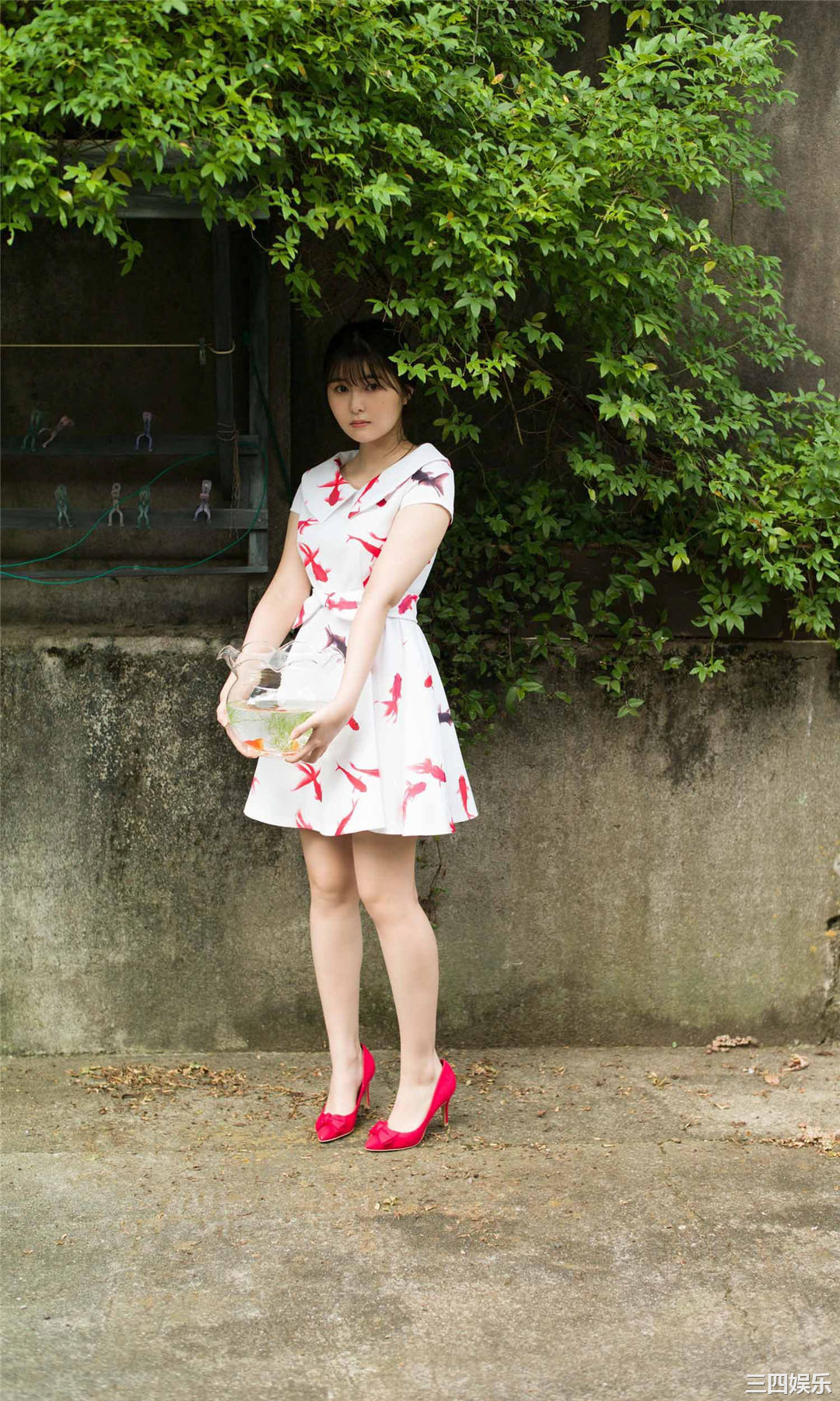 頓知気さきな写真集《夏の金魚》高清全本