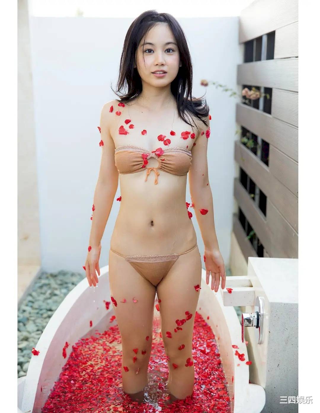 伊藤优衣1ST写真集《with YUI》高清全本