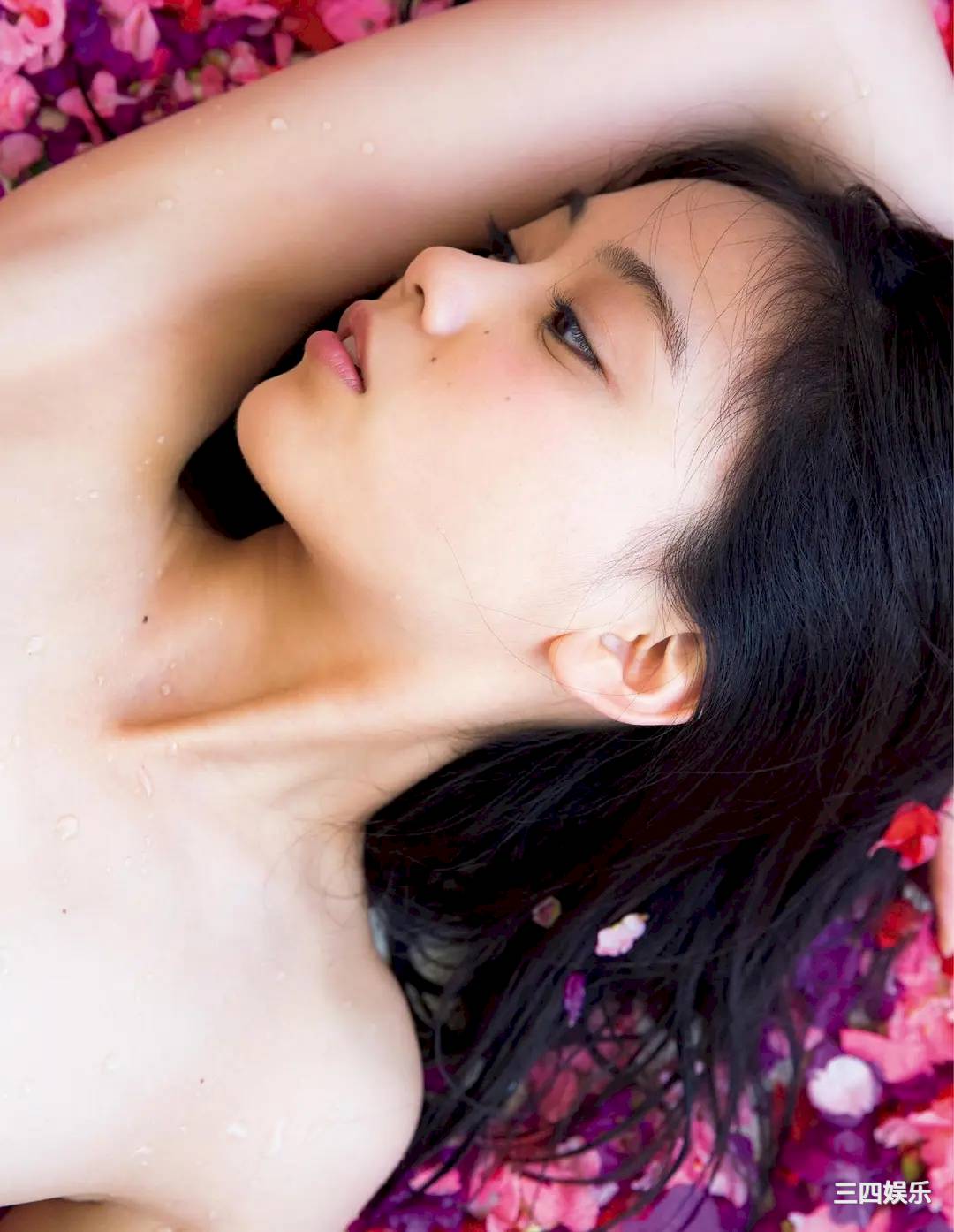 伊藤优衣1ST写真集《with YUI》高清全本