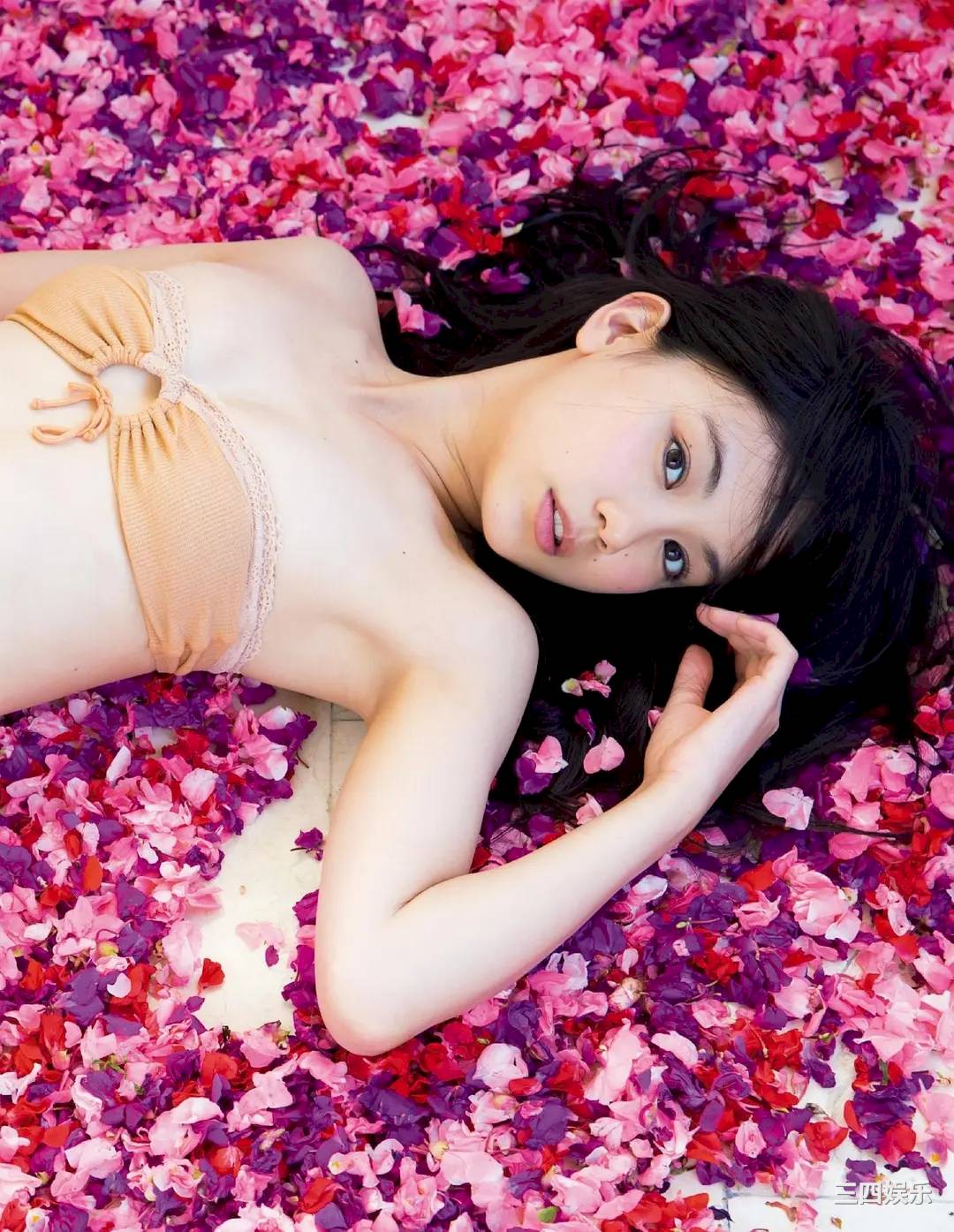 伊藤优衣1ST写真集《with YUI》高清全本