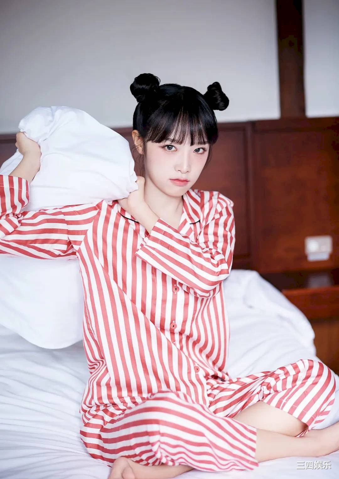 崔叡娜1ST写真集《YENA》高清全本