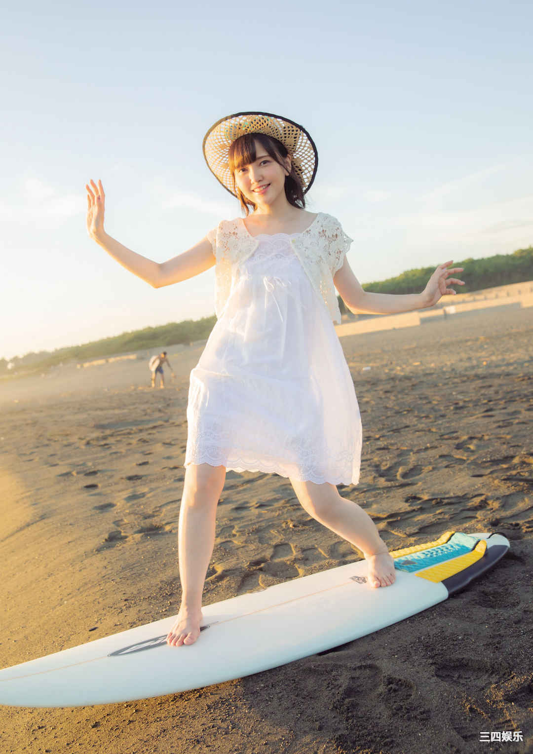 鬼头明里1ST写真集《Love Route》高清全本