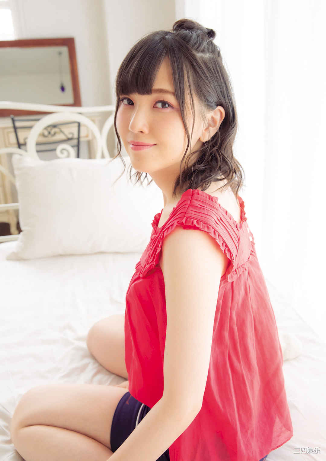 鬼头明里1ST写真集《Love Route》高清全本