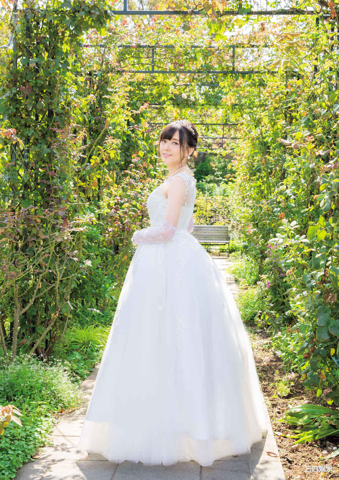 鬼头明里1ST写真集《Love Route》高清全本