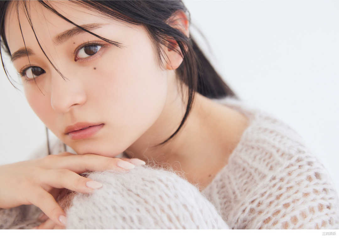 桐原美月写真集《少女と大人と》高清全本